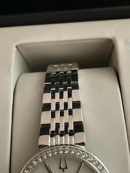 Beautiful Bulova Gift Set - Picture 8 of 11